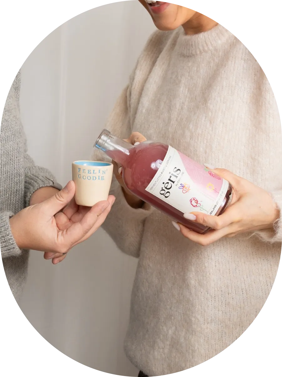 Aviečių Gėrio rinkinys: gėrimas, taurelė ir dovanų maišelis